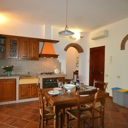 Locazione Turistica Edera & Tulipano.2 *